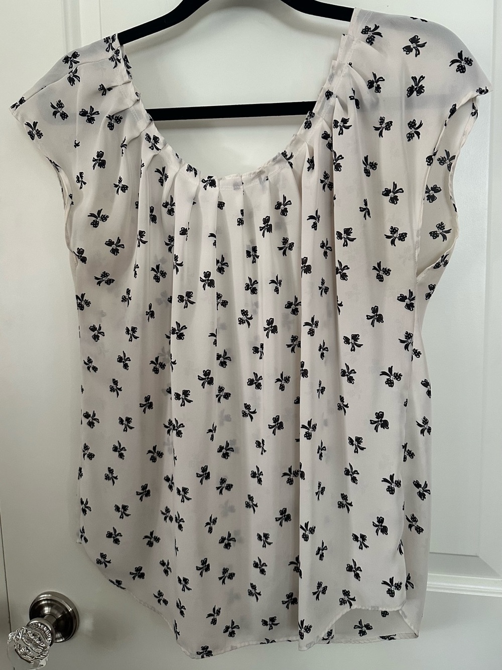 Lauren Conrad White Black Bow Print Tie Back Blouse Women’s Medium